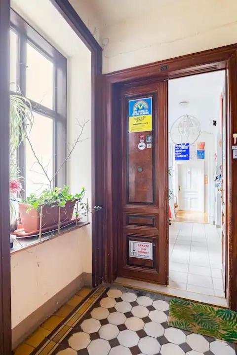Fro-Media - Streetside Room 2 - Community Space Bécs Kültér fotó